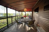 Glamping RV Overlooking Conesus Lake Finger Lakes Region Fire Pit A/C and Pool - Homestays
