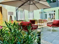 Hôtel Villa Berlioz Hotels near Confluence