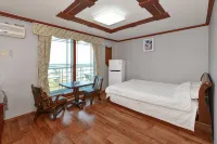 Sokcho Haeoleumhouse