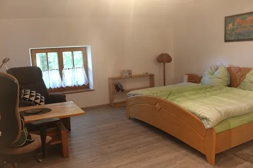 Idyllic Vacation Apartment "Am Scheinerturm" Ideal for Dog Owners - 2-Star