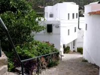 Quiet, bright apartment with stunning views in a small village, with WiFi - balcony