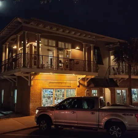 Walk to the beach and Pier Wrap around porch