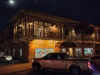 Walk to the beach and Pier  Wrap around porch - 4 étoiles