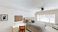 5 BDRM Beautiful Peaceful Lake Front Home 3 Kings, 1 Queen, 4 Twins, and pool