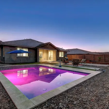 Estrella Mountain 5 Bdrm w/Views, Pool, and Games!