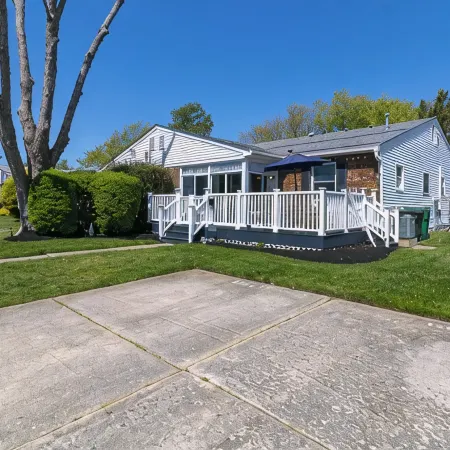 Coastal Cottage! Brand New Listing!