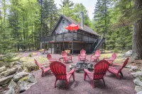 Chalet Lake Harmony Hot Tub Fireplace Pool Table Private Beach Walkable to Lake - breakfast
