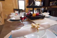 3 miles to Dollywood! Family size Cabin with Indoor Pool/Games, PS 5 & Hot tub - 프라이빗 풀