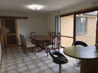 Charming 3-Bedroom Holiday Home Near Werribee Park Hotels in Werribee