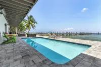 Oceanfront Multi-Family Retreat // 4 Bed, 4.5 Bath // 2 Fully Equipped Kitchens!