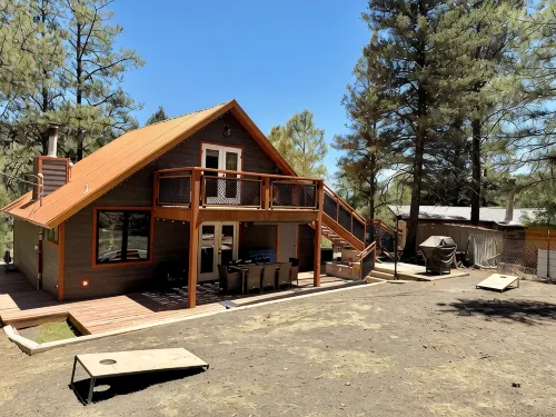 Modern Mountain Cabin with AC, Beautiful Views. 3 Min to Midtown.