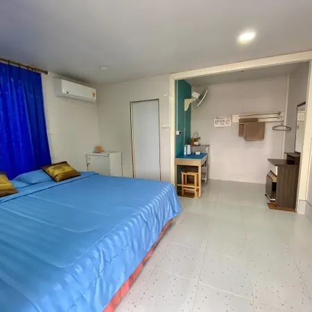 Patcharin Home Stay