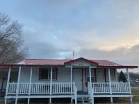 Enjoy Springtime at Zion's Bryce House by Zion and Bryce National Parks! Hotels in Hatch