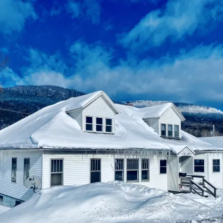 Modern Farm House…minutes to Okemo; 2 King beds!