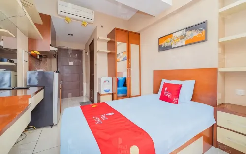 RedLiving Apartemen Easton Park Jatinangor - Rajes Room - Pools