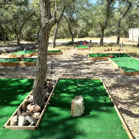 Summer Fun HQ! 10 Min to Tubing, Sleeps 18, Pool Table, Waffle Bar, EV