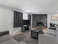AC IN UNIT  Modern 2 bedroom remodel walking distance to downtown Hotels in Olympia