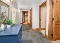 3 Bd, 4 Ba CONDO IN THE HEART OF BEAVER CREEK VLG