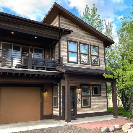 Walk to Beach/Town - Bright, New Modern Getaway