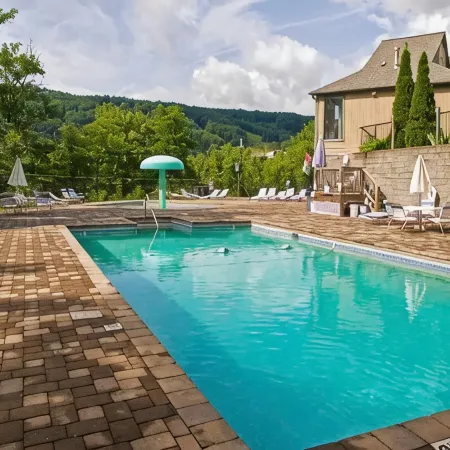 The Cloud 9 Lodge-Vacation Destination