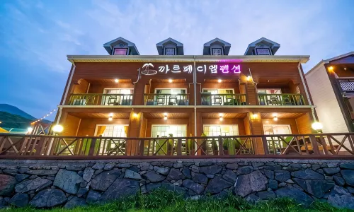 Geoje Carpe Diem Pension - Pensionat