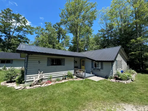 3 Seasons of Adventures on Indian Lake/Sunset View Resort/Cabin #5 - Hytter
