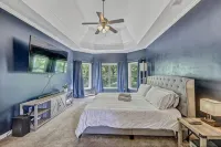 Immaculate home in Atlanta Near the Airport/w private bathrooms Big smart TVs - バルコニー