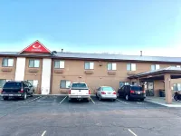 Econo Lodge Oacoma - parking