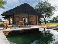 Africa Awaits Lodge & Safaris - 3 ดาว