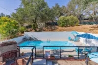 Winemakers Home🍷 Mid-Century Modern😎Pool⛱Walk to Downtown Paso!