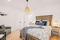 Cozy Retreat Near Downtown Perfect for Families - balcón