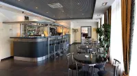 Aeropolis Hotel - bar