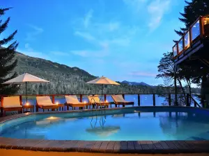 Dos Bahias Lake Resort