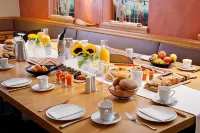Hotel Zum Goldenen Ochsen am Schlossgarten - Breakfast