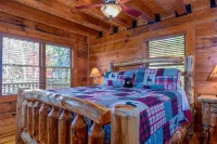 Extraordinary Lodge with Breathtaking Mt. Views - Hytter
