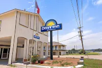 Days Inn by Wyndham Kenedy/Karnes City