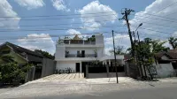 Villa Jonggrang Batik - 2 stelle