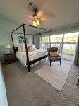 Waterfront Home •Private Pool•Boat Dock•Good Fishing •Golf •Memories - Private Pools