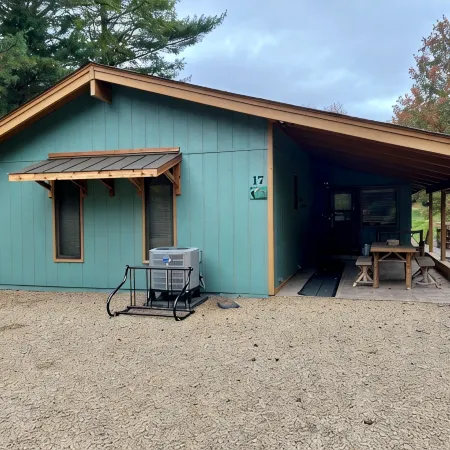 NEW Papa's Place on 1st hole Linville Land Harbor Pet Friendly