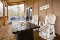 Private 3,100 Sq Ft Wolf Laurel Lodge w/ Epic Views, Skiing & at Trail Access - Wifi