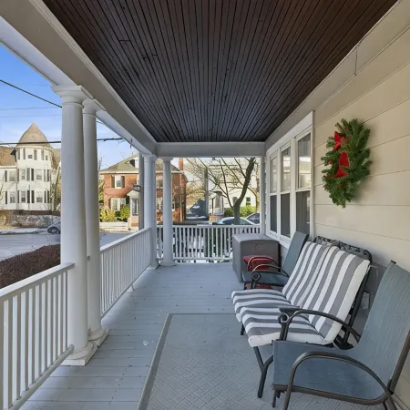 3Br Salem Townhouse Minutes to Downtown