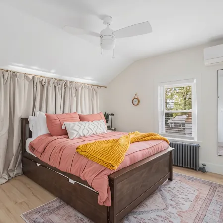 2Br Steps to Oakland Beach Near Airport Hotels in Warwick