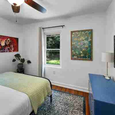Charming family-friendly casita 5 min to downtown, 15 min to beach Rooms