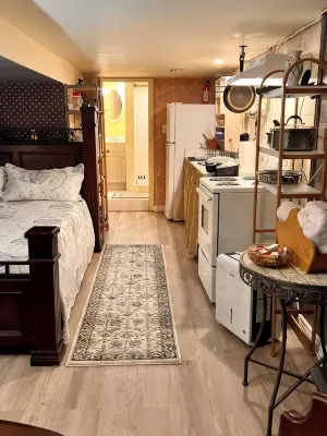 Riverside suite on York River in town free parking -  Privatzimmer