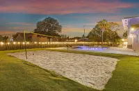 LUX 6BR 4Bath Htd Pool & Jacuzzi Mini Golf G-Room - Wifi