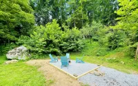 Charming 1940s Cottage Updated-Creek Front-Fire Pit - Boutique