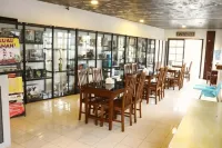 Hotel Griya Wijaya - parking