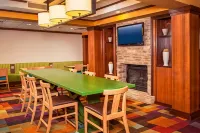 Fairfield Inn & Suites Williamsburg - Bãi đậu xe