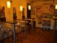 Go Hostel - bars