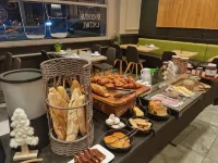 阿克圖爾尚貝利中心舒適飯店 - 早餐